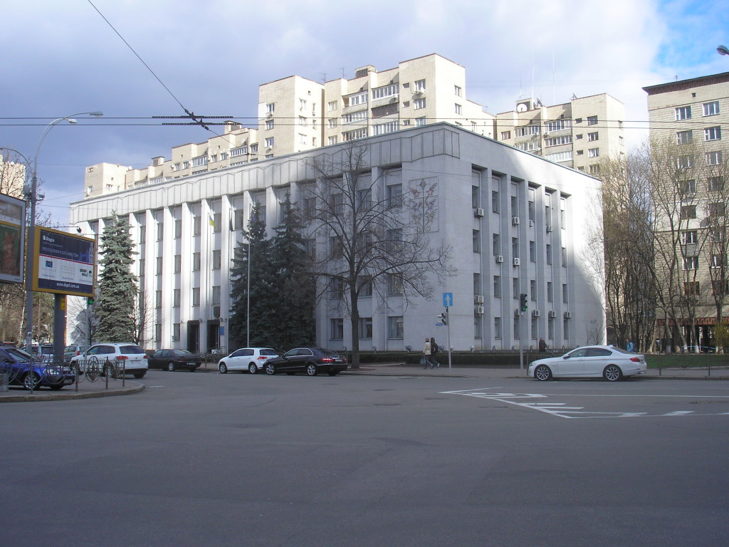 В Киеве на Печерске решили сдать в аренду часть помещения школы