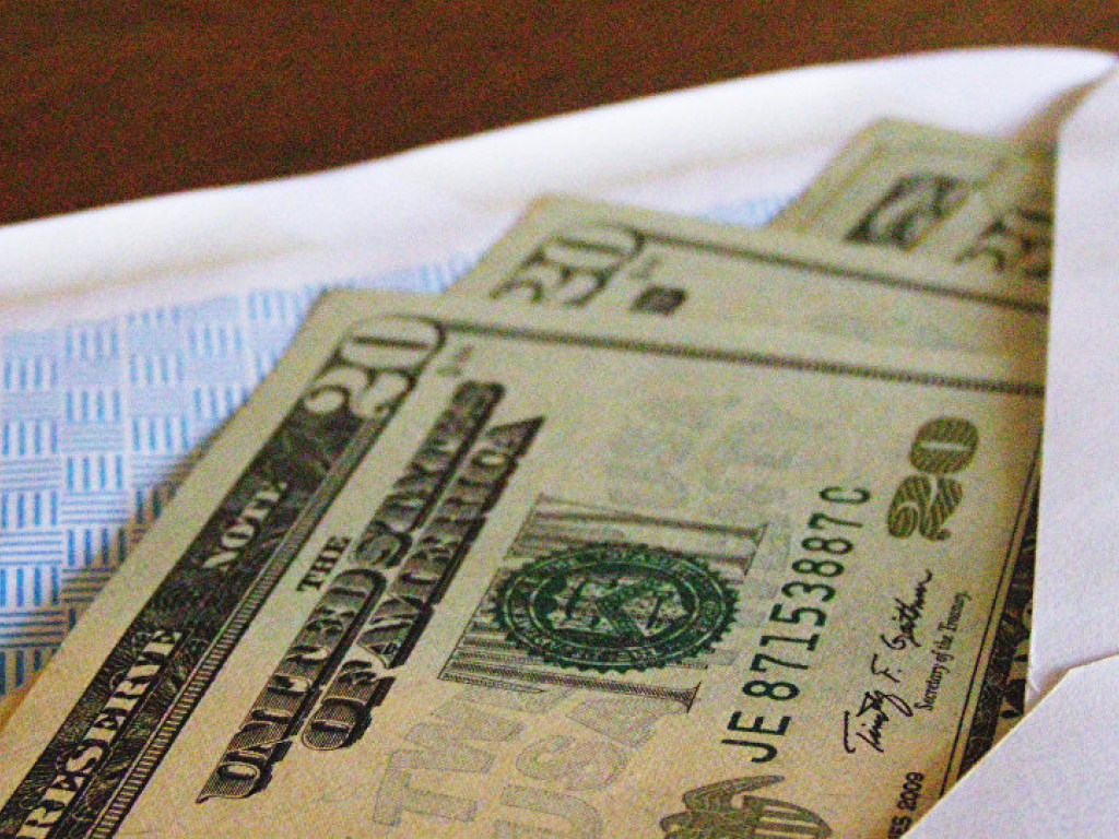 НБУ установил официальный курс на уровне 27,89 гривны за доллар