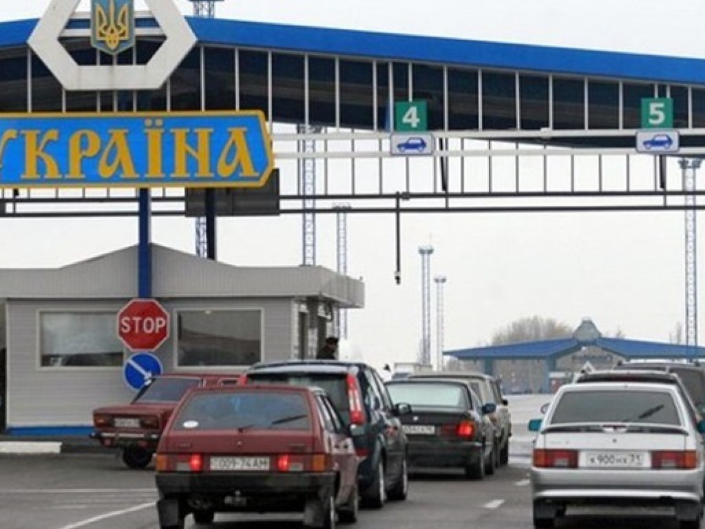 Пять иностранцев пытались пересечь украинско-польскую границу по чужим паспортам