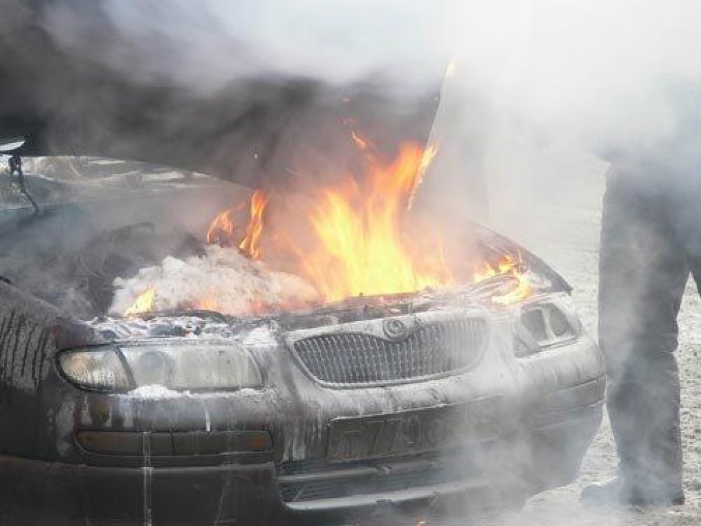 В Житомирской области подожгли элитный автомобиль &#8212; СМИ