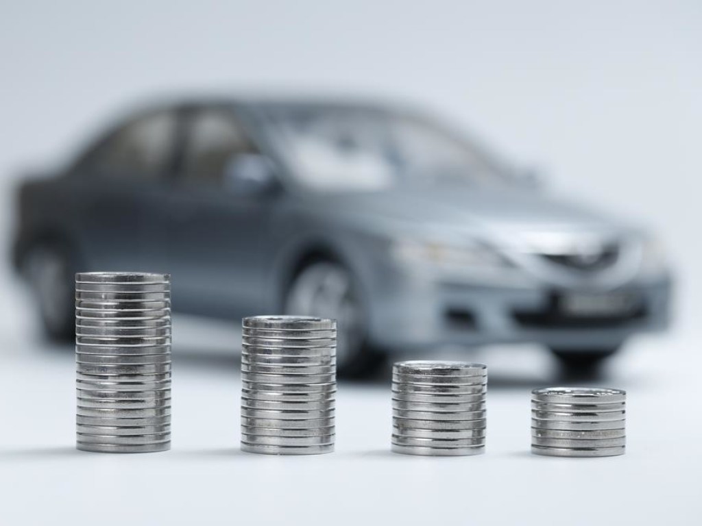 Какие факторы влияют на цену подержанного автомобиля?