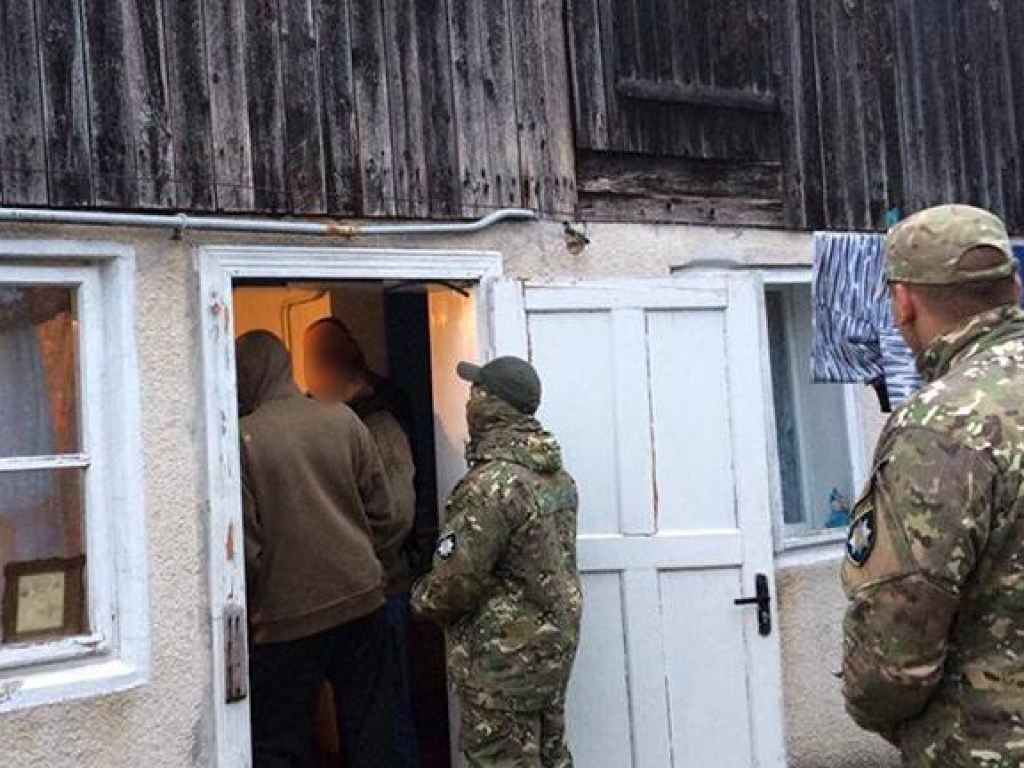 Полиция освободила из рабства десятки людей под Одессой (ФОТО, ВИДЕО)