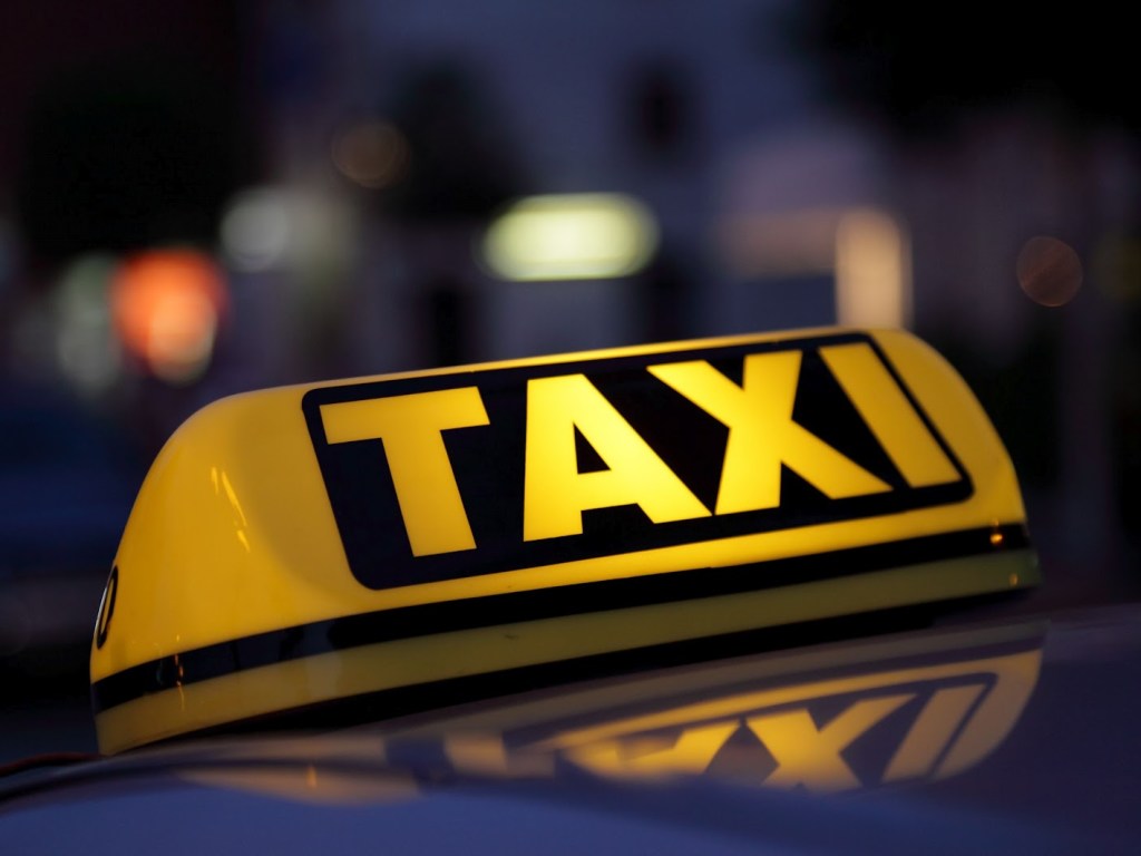 В Киеве из-за непогоды подорожало такси