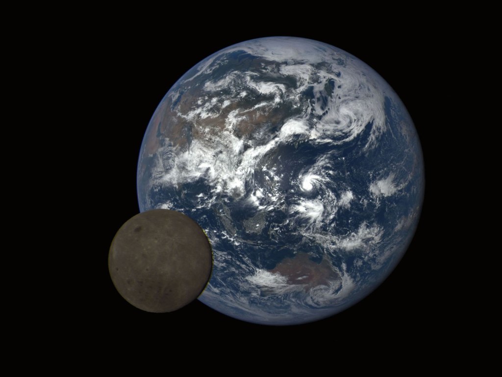 Луна сошла с орбиты и удаляется от Земли – исследование