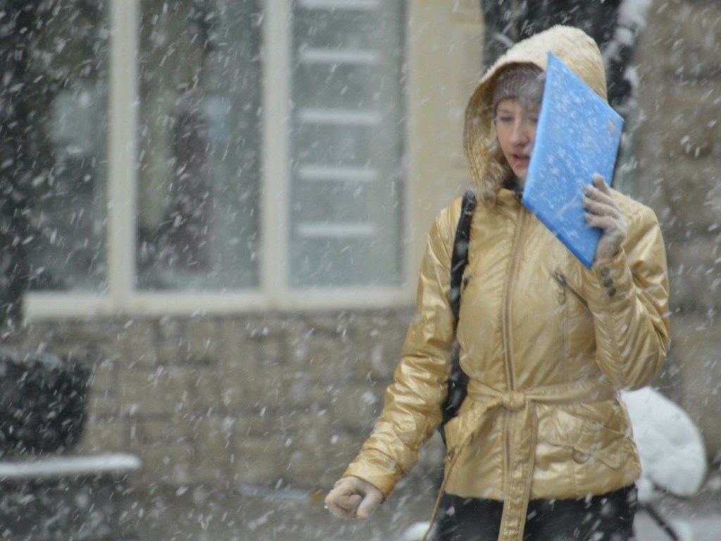 Погода на 15 ноября: в Украине ожидаются снег, дождь и гололед