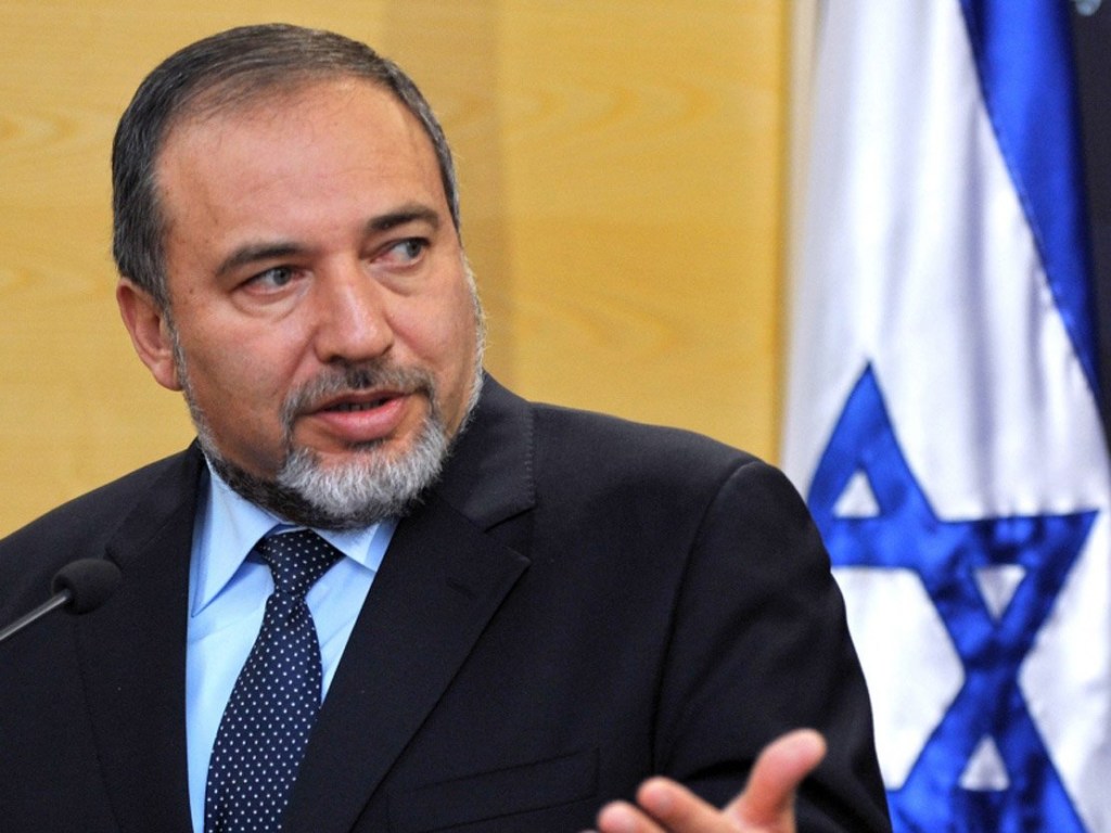 Министр обороны Израиля ушел в отставку в знак протеста против перемирия с ХАМАС