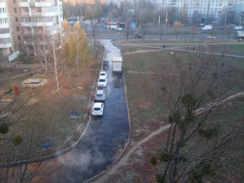В харьковском парке появился «фонтан» из кипятка (ФОТО, ВИДЕО)