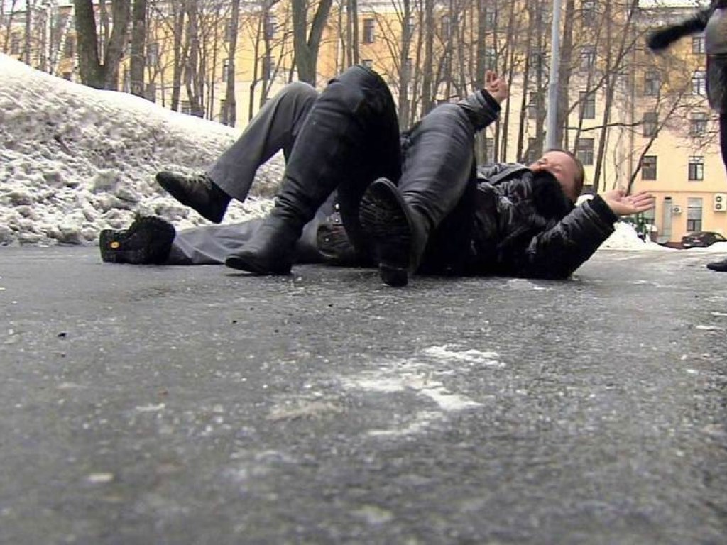 Киевлян предупредили о мокром снеге и гололедице