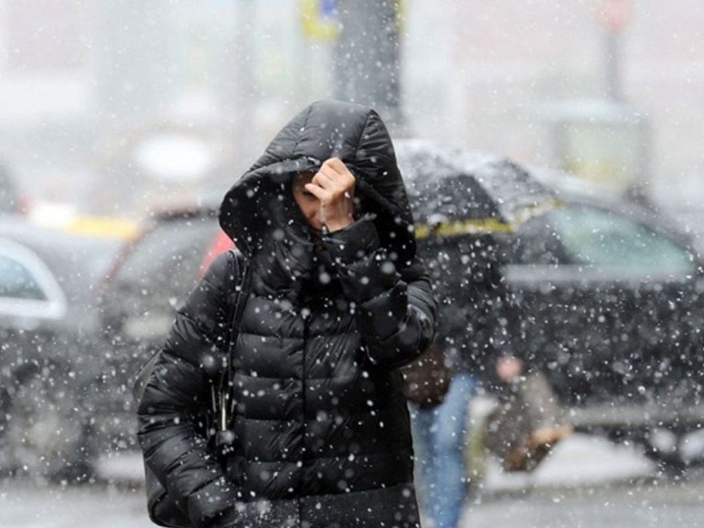Погода на пятницу: в Украине местами мокрый снег с дождем и гололед