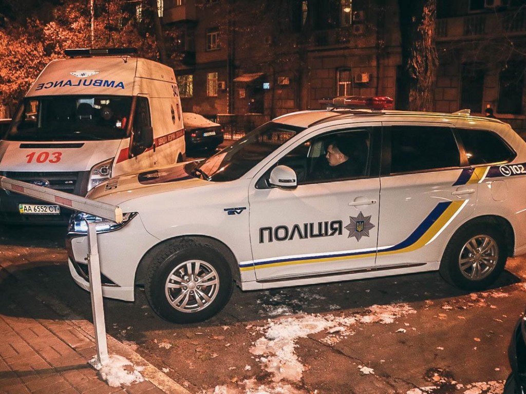 В центре Киева возле знаменитого памятника прогремел взрыв, пострадал бездомный (ФОТО)