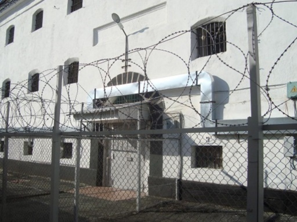 В Кривом Роге группа мужчин «штурмовала» тюрьму