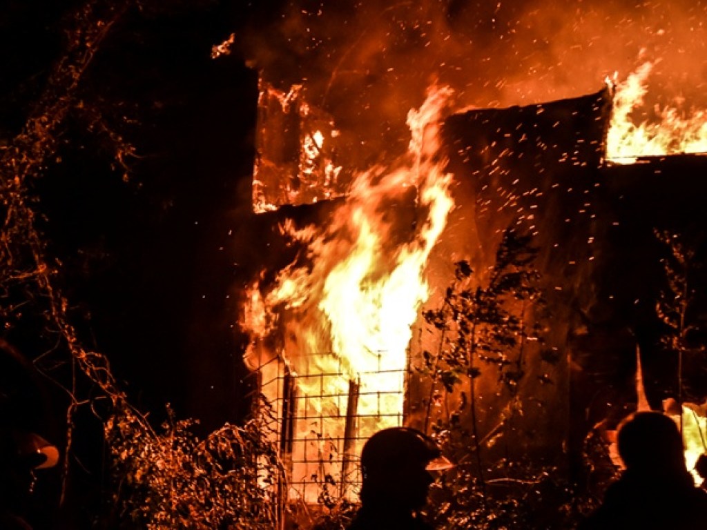 На Закарпатье горела хлебопекарня с людьми внутри, убытки составили 50 тысяч гривен (ФОТО)