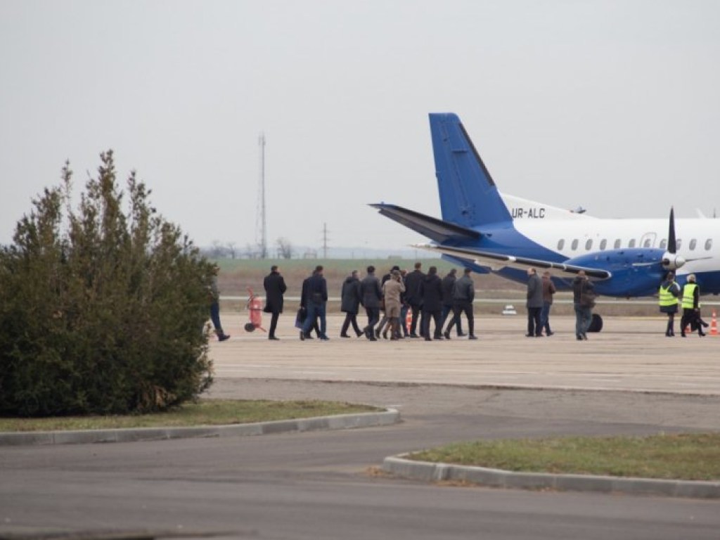 Из Николаевского аэропорта вылетел «пробный» рейс (ФОТО)