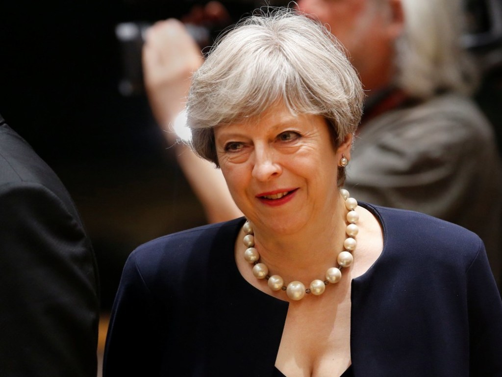 Политолог о вотуме недоверия Терезе Мэй: она может остаться премьер-министром Великобритании еще на год