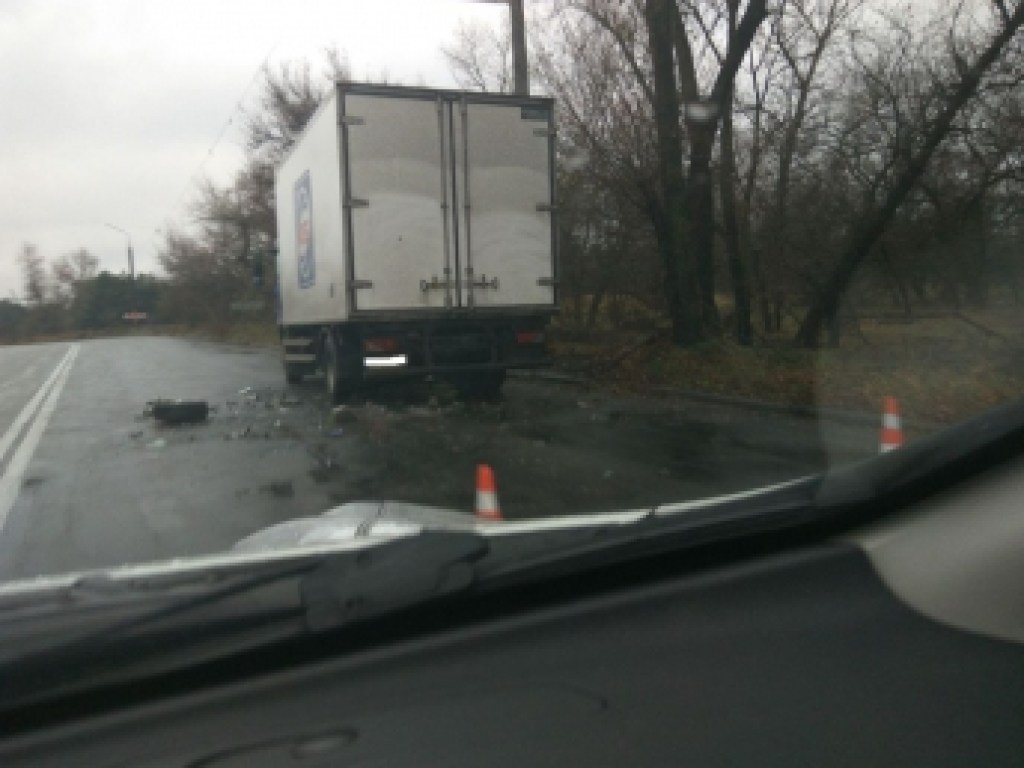 В ДТП на Хортице пострадал грузовик «АТБ» (ФОТО)