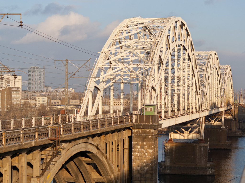 Дарницкому мосту угрожает техногенная катастрофа – эксперт