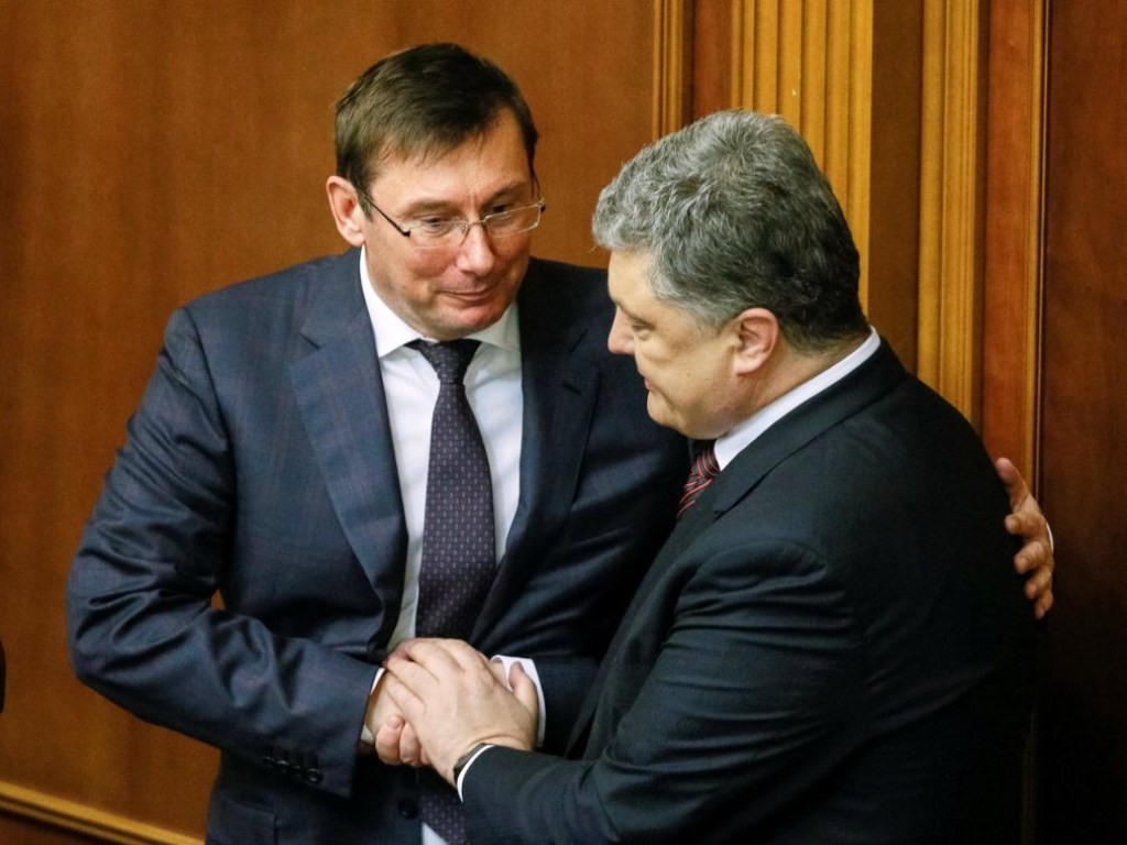 Порошенко и Луценко под видом социальной рекламы пиаряться за деньги украинцев – политолог