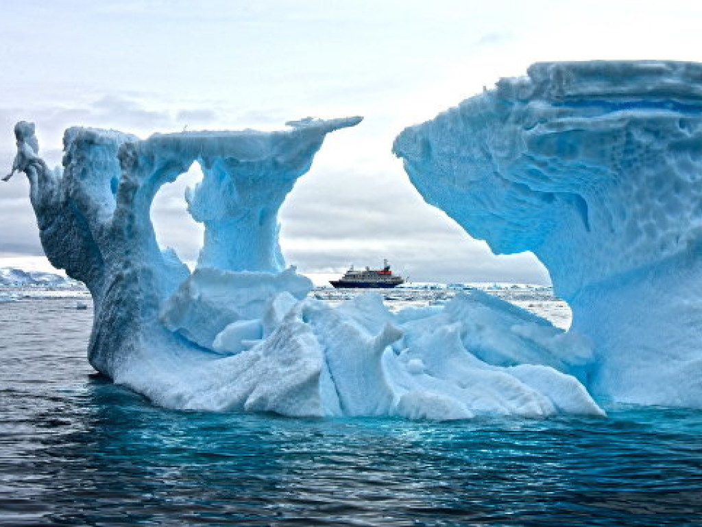 В Антарктиде обнаружили вход в неизвестное строение (ФОТО, ВИДЕО)