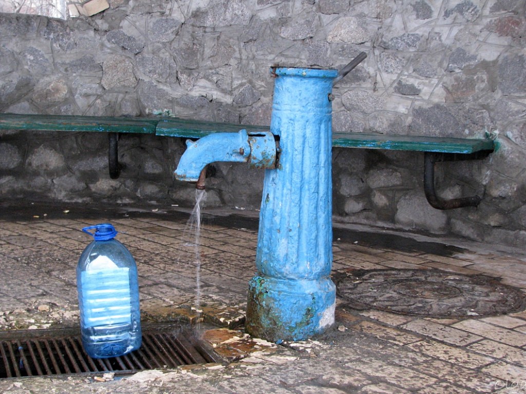 В Украине вода уже давно не имеет статуса питьевой – эколог