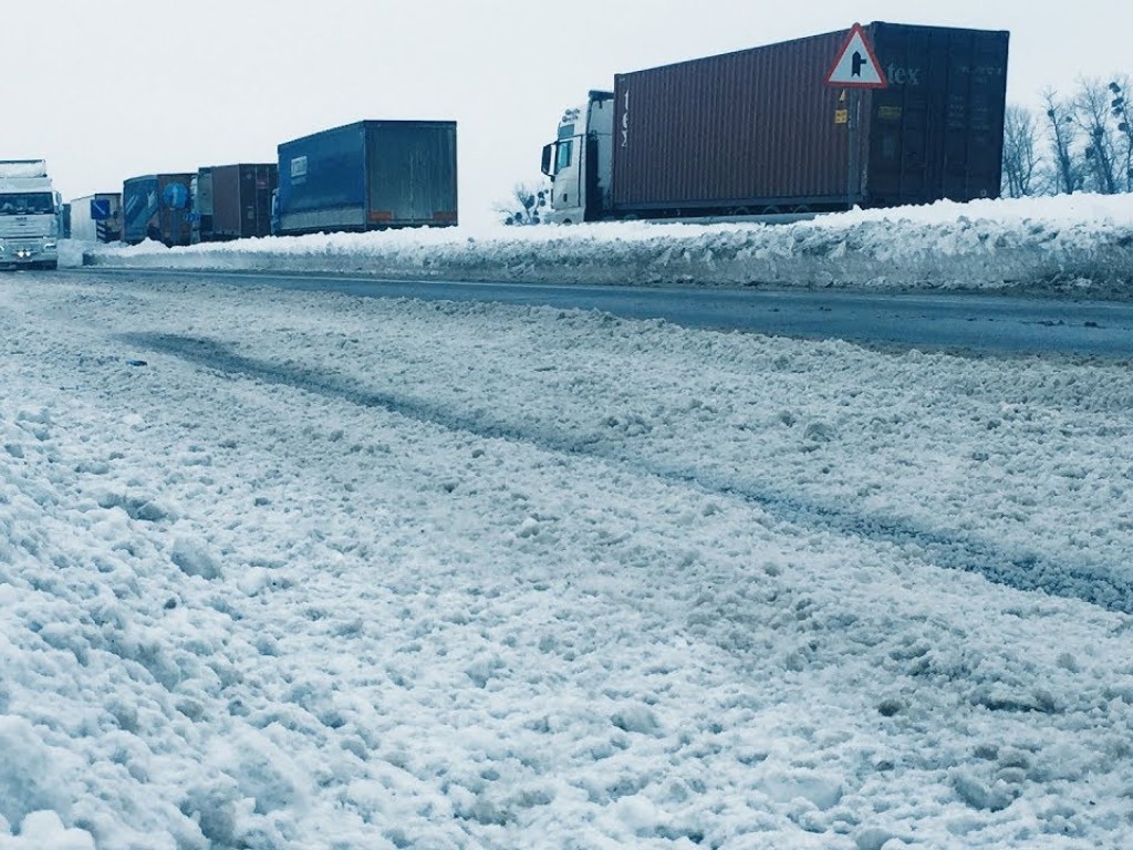 К зиме неготовы: глава «Укравтодора» признал факт неудовлетворительного состояния дорог