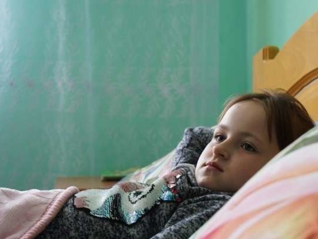 Редчайшая болезнь поразила 9-летнюю девочку на Буковине (ФОТО)