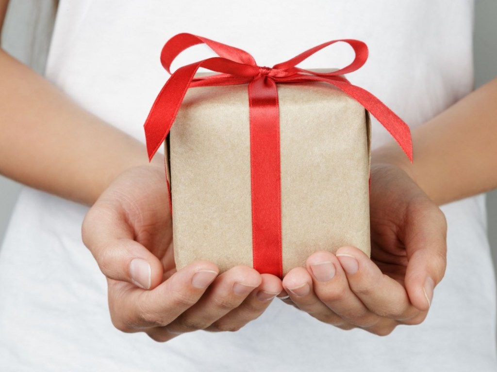 Новогодний презент: Как выбрать «правильный» подарок любимому мужчине