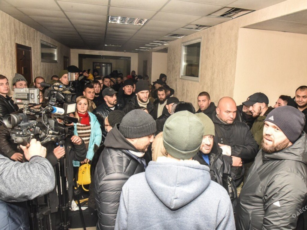 Земельные дела Затоки: В суде Одессы задержали 50 человек за попытку устроить беспорядки (ФОТО, ВИДЕО)