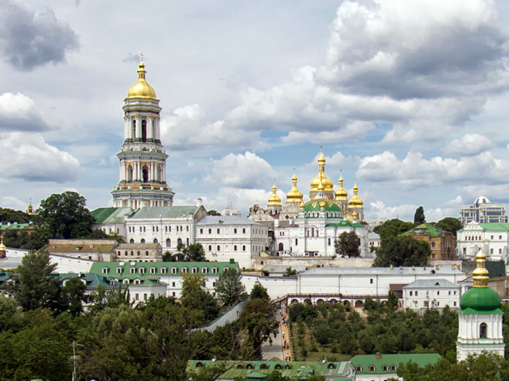Константинополь хочет вернуть себе более 20 монастырей и храмов в Украине – РПЦ