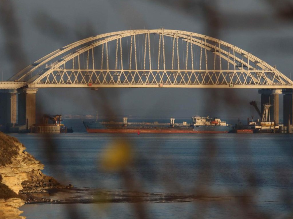 Эскалация на Азове: ГПУ и СБУ дали квалификацию действиям РФ против судов ВМС Украины