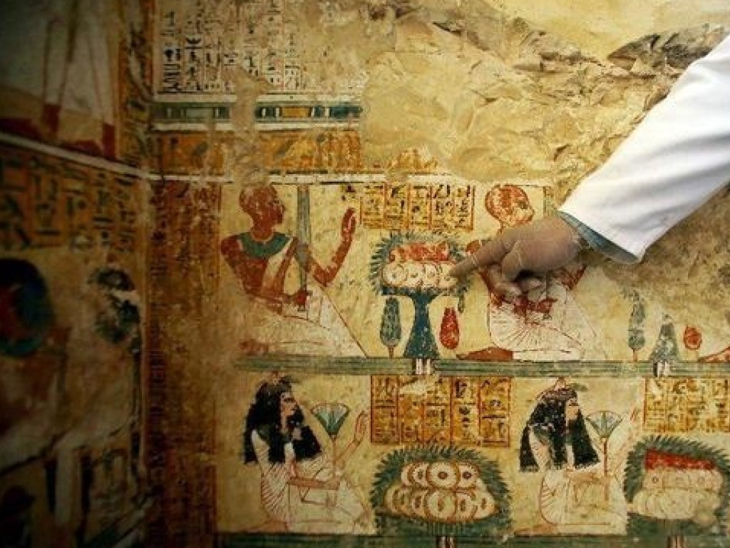 На берегу Нила обнаружили гробницу с двумя мумиями (ФОТО)