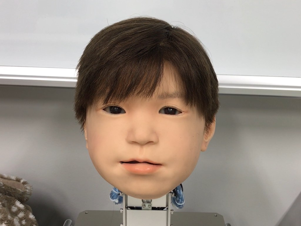 В Японии создали ребенка-робота (ФОТО, ВИДЕО)