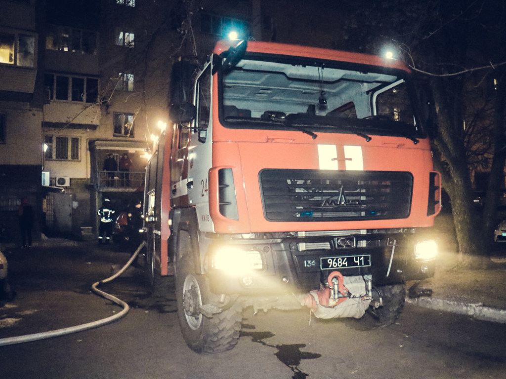 В Киеве в Бортничах заживо сгорела женщина (ФОТО, ВИДЕО)