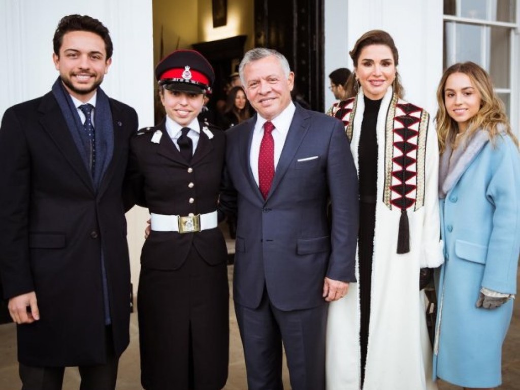 Королева Иордании поразила лондонцев изысканностью стиля (ФОТО)