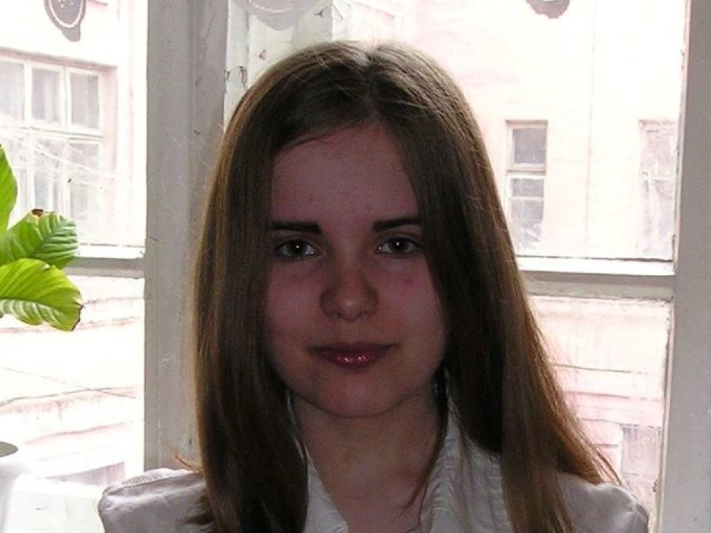 На Киевщине сутки разыскивают 15-летнюю девочку (ФОТО)