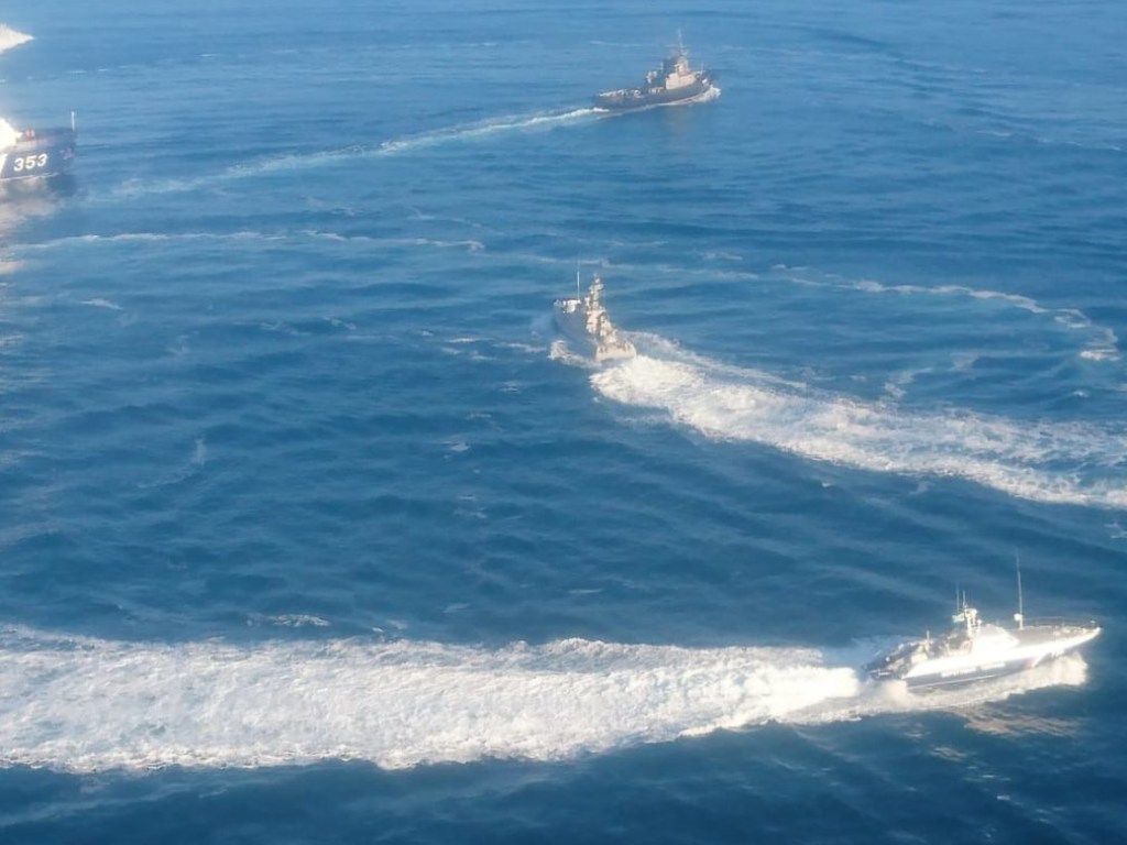 Ситуация с обстрелом украинских кораблей в Азове похожа на авантюру – эксперт
