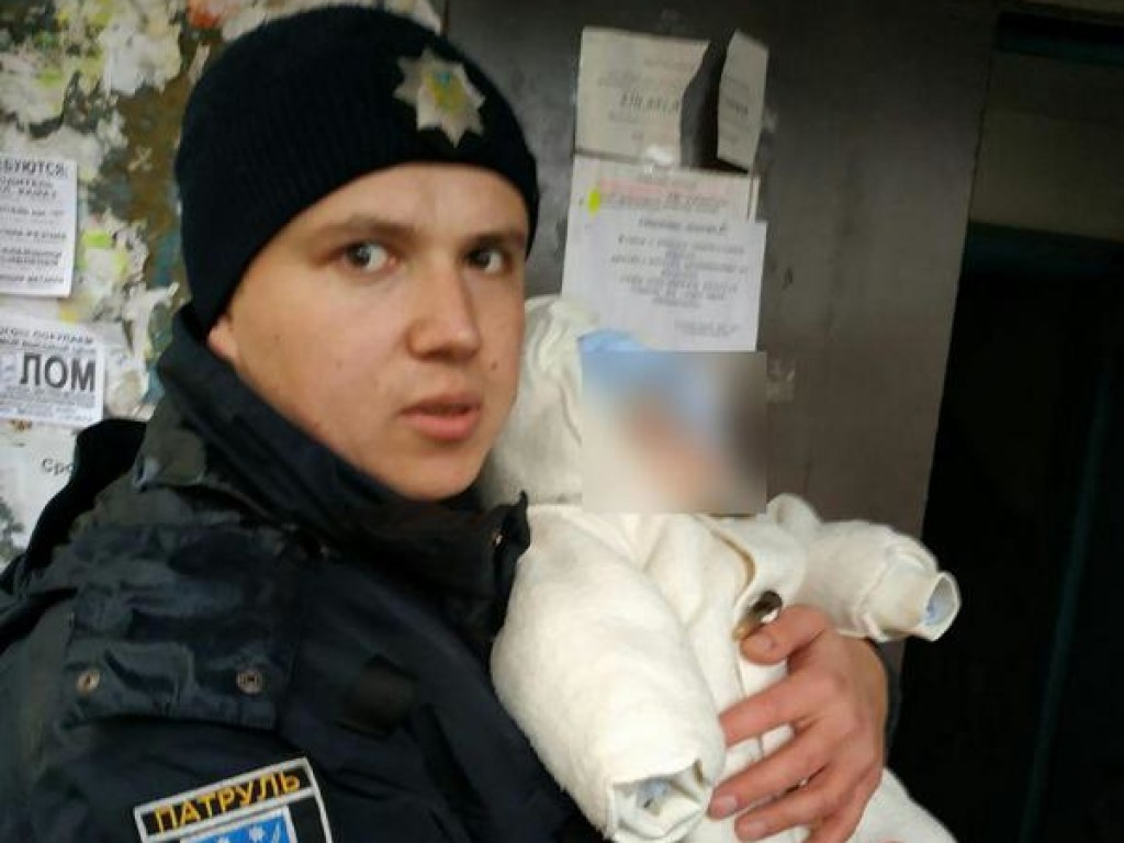 В Днепре у пьяной семейной пары полиция нашли младенца в краске (ФОТО, ВИДЕО)