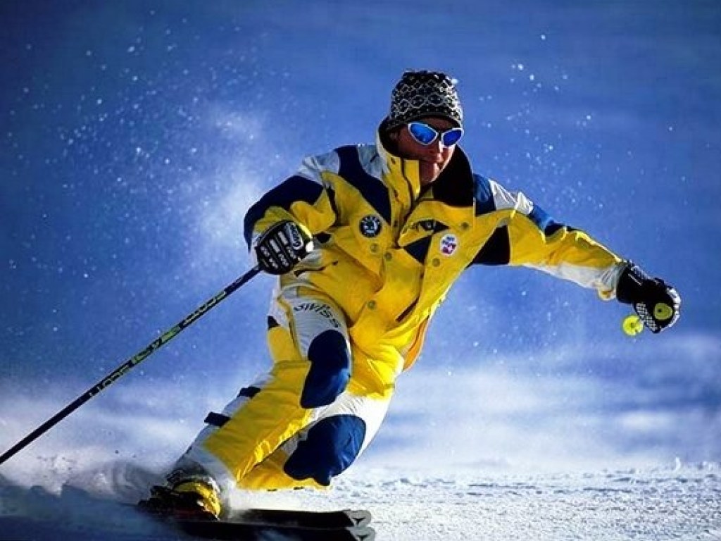 Что подарить на День Святого Николая: костюм лыжника или альпиниста?