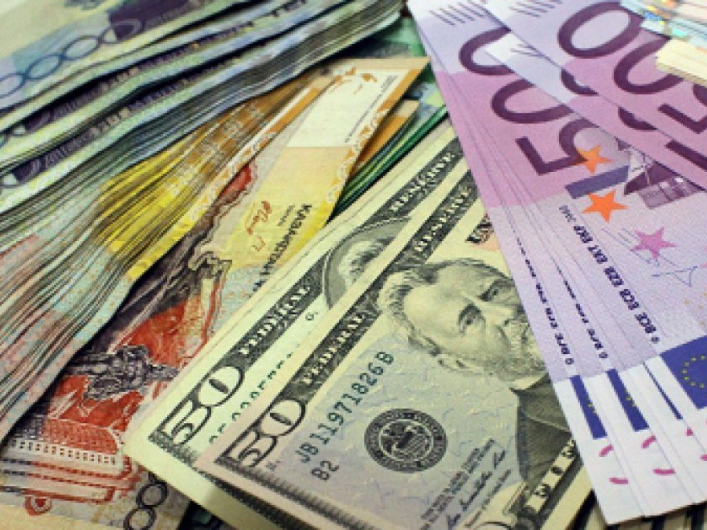 НБУ установил официальный курс на уровне 27,89 гривны за доллар