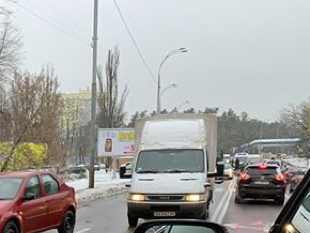 При въезде в Киев образовалась огромная пробка