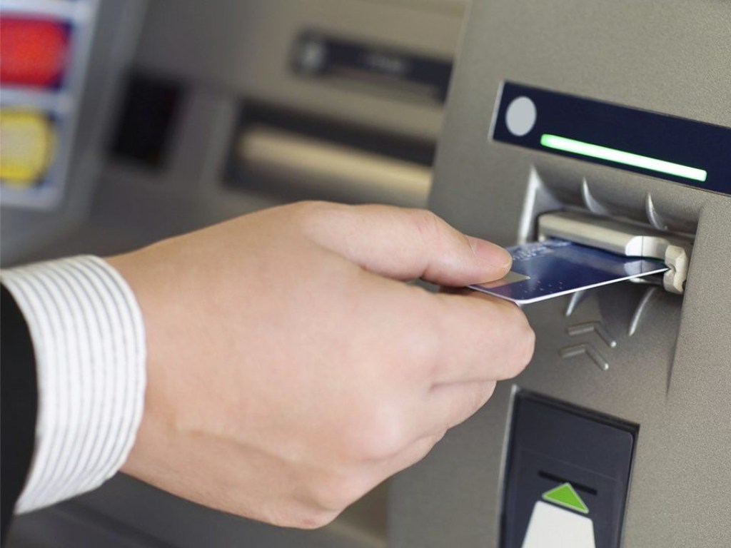 В США подрались из-за банкомата, который путал банкноты
