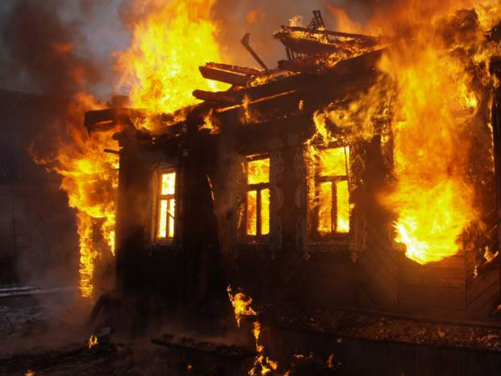 На Прикарпатье в собственном доме сгорел 43-летний мужчина