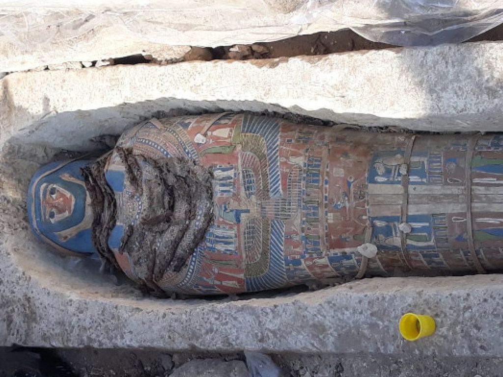 В Египте обнаружили 8 саркофагов  с мумиями (ФОТО)