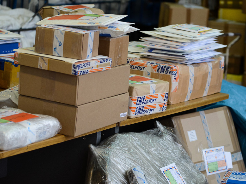 НДС на зарубежные посылки заставит украинцев тратиться на дорогие товары в местных магазинах &#8212; эксперт