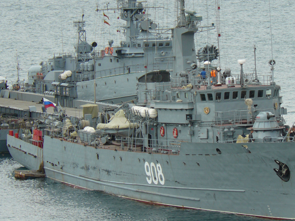 Россия направила в Азовское море военный корабль &#8212; СМИ