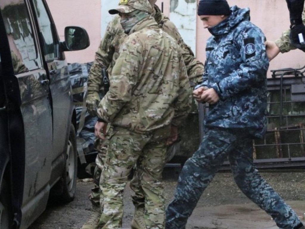 «Суд» в Крыму арестовал всех захваченных РФ украинских моряков
