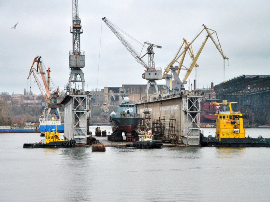 В Николаеве спустили на воду отремонтированный ракетный катер ВМС (ФОТО)