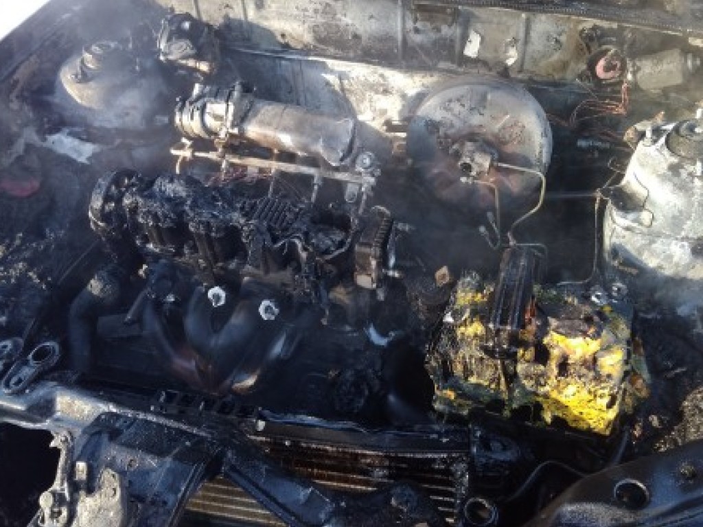 В Харькове сгорели Chevrolet и Daewoo (ФОТО)