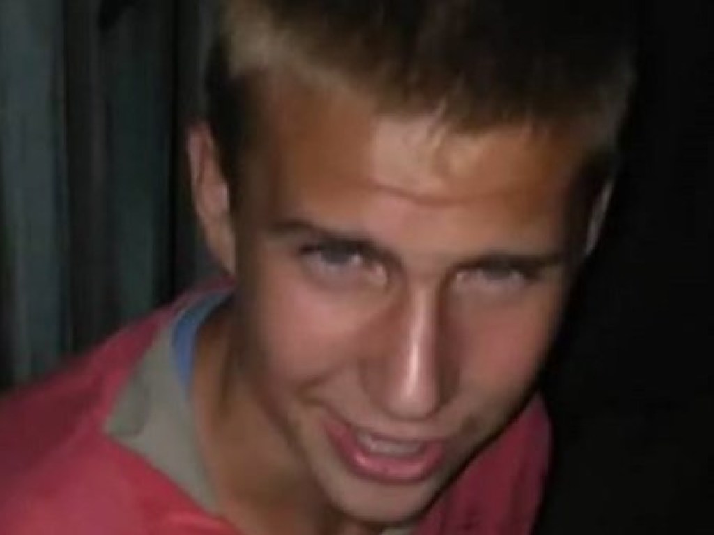 Сбежал из санатория: Под Киевом разыскивают 17-летнего юношу (ФОТО)