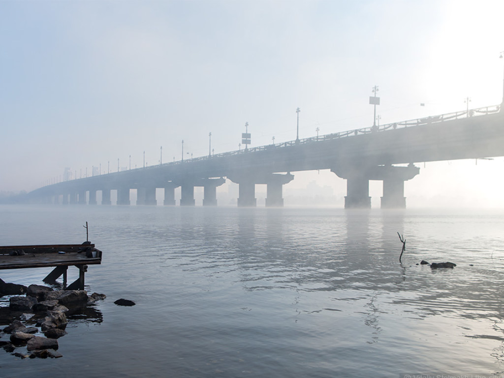 Информация для водителей: ночью в Киеве полностью закроют мост Патона