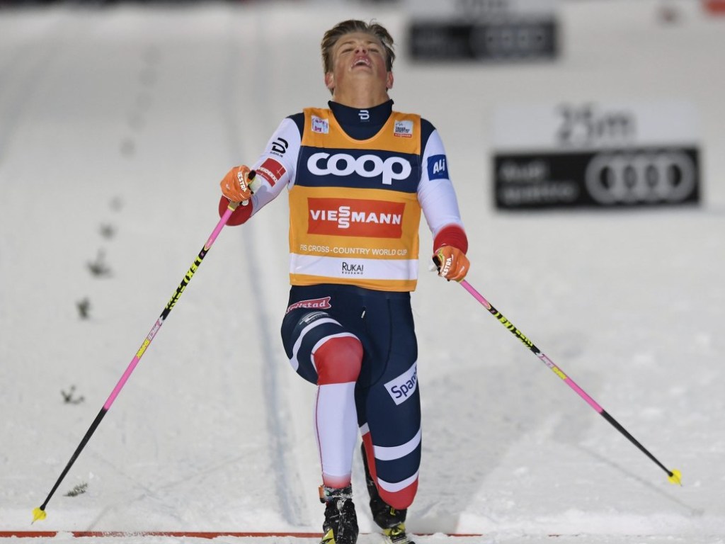 Олимпийский чемпион по лыжным гонкам сломал палку во время спринта и взбесился (ВИДЕО)